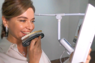 歯磨きをします